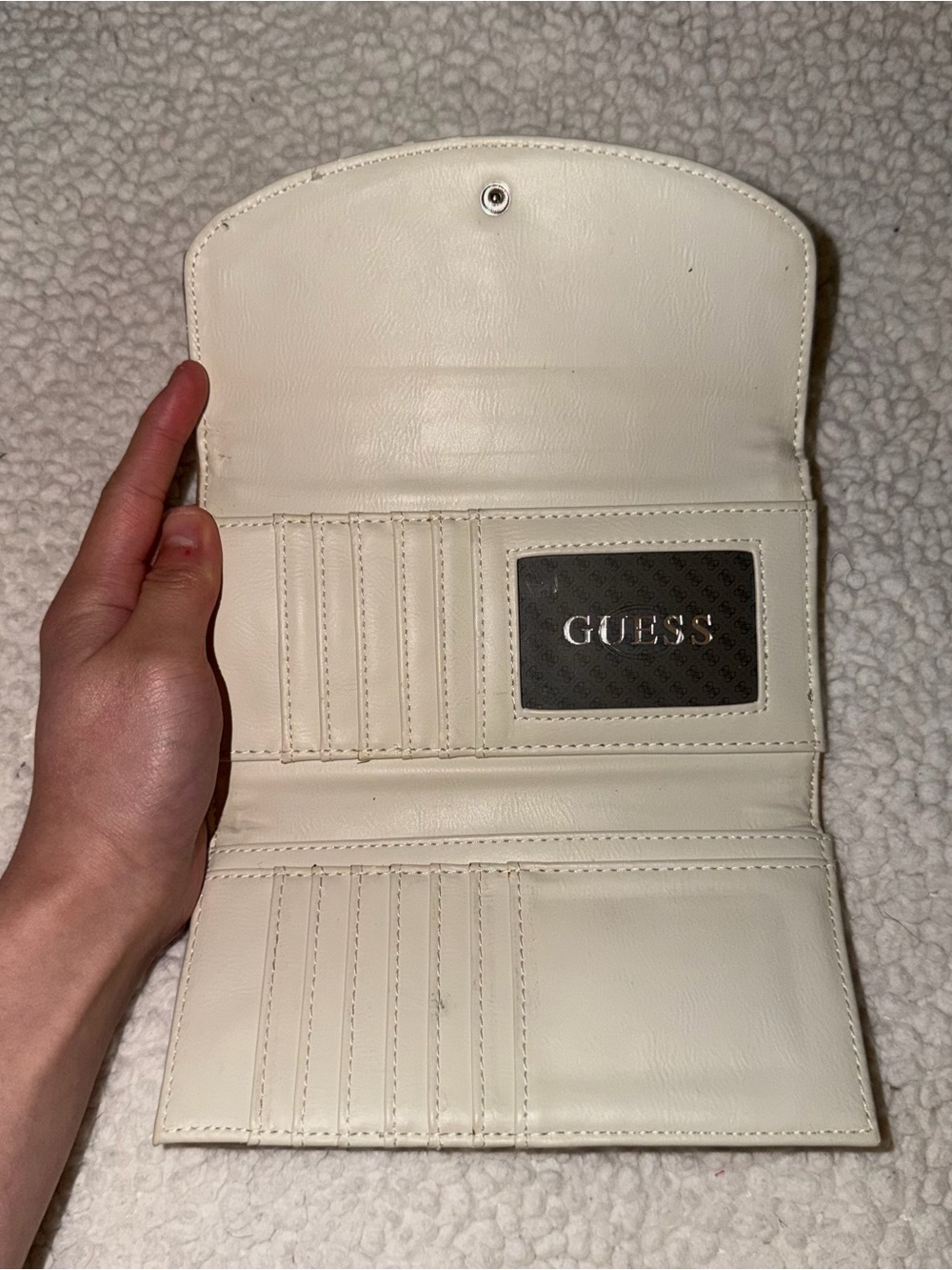Guess Wallet - Picture 3 of 6